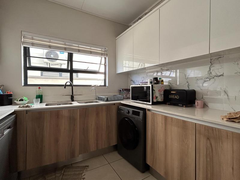 To Let 3 Bedroom Property for Rent in Sandown Western Cape